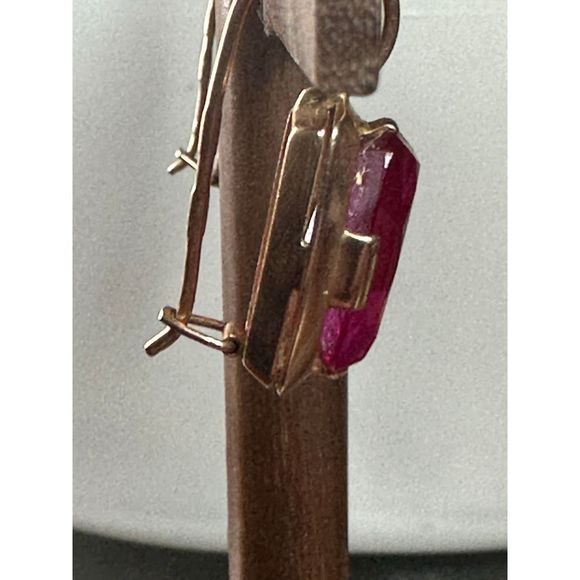 Large Ruby 14k gold vintage estate earrings #318 - Picture 15 of 16